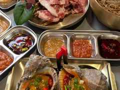 -围炉肉舍•炭烤活鳗•丹东海鲜烤肉(步行街店)