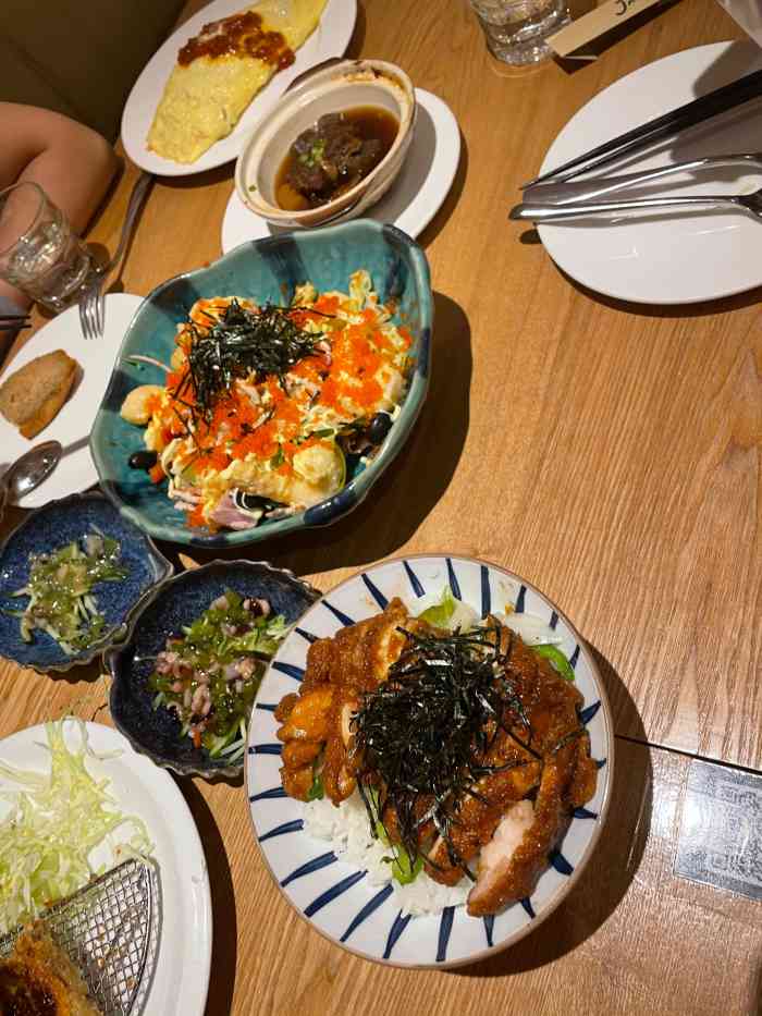 爵士屋(颐堤港购物中心店)-"[寿司] 前几年疯狂的去拔草,几乎都吃过.