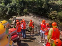 -安吉龙王山峡谷漂流