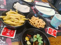 狂欢小皮蛋-蛙小侠(卓悦里店)