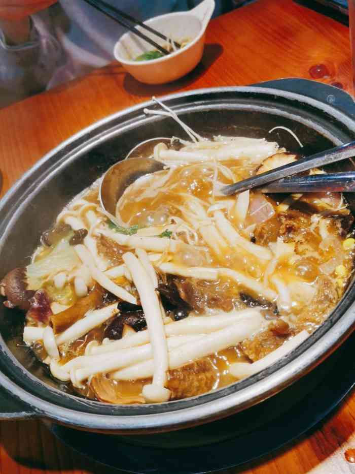 牛爸爸超级牛腩煲-"「椰汁鲜牛腩煲」点了一个中份,上菜的时候.