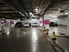 -滨江国际广场-地下停车场