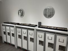 -目艮眼镜SHOWROOM(品牌集合店)