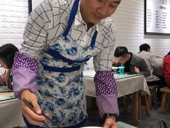帅哥亲自拌面-大嘻咹biangbiang面(历史博物馆店)