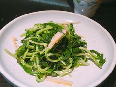 春意盎然小笋拌马兰头-老头儿油爆虾·知味杭州(爱琴海购物中心)