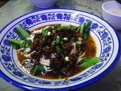 -渝之汇牛肉豌杂面