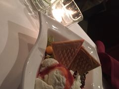 -Top Of Vancouver Revolving Restaurant