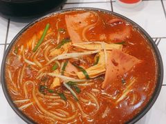 -肥汁米蘭香港米线(长宁来福士店)