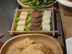-尚尚仙·酸汤猪手·猪肚鸡火锅(华联万柳购物中心店)