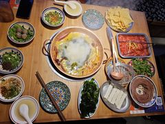 -洱火云南酸菜牛肉火锅(石景山当代商城店)