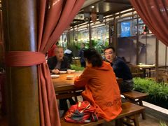 大堂-阿瓦山寨·湘菜现炒·剁椒鱼头王(咸阳总店)