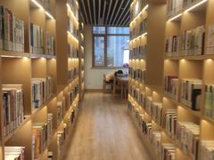 -漕河泾街道图书馆(漕河泾社区文化活动中心店)