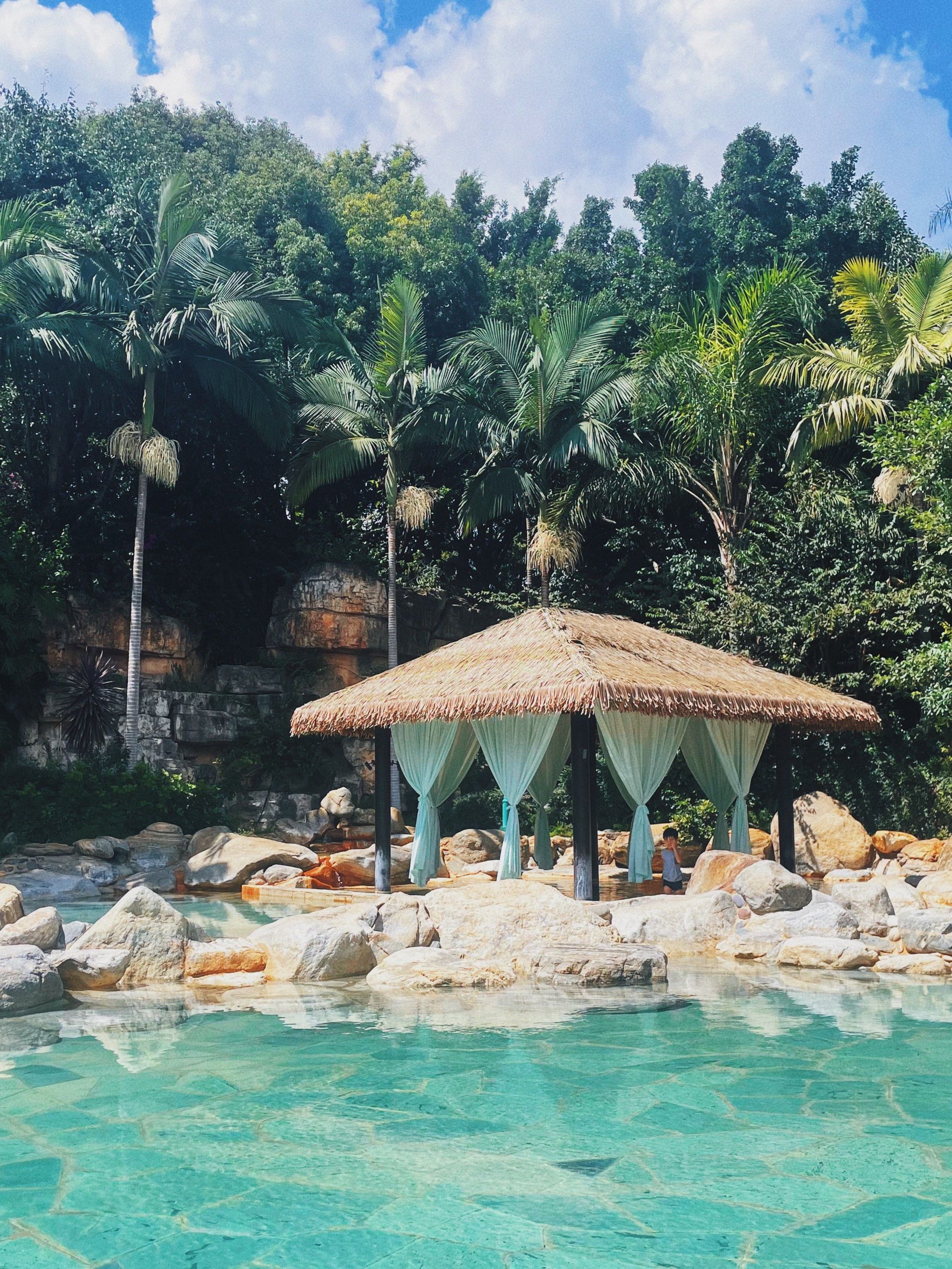 弥勒一日度假的绝佳选择———湖泉半山温泉