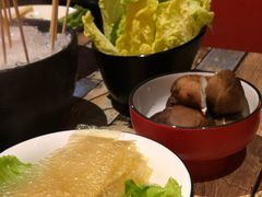 -虾弄弄海派小龙虾·牛羊蝎子火锅