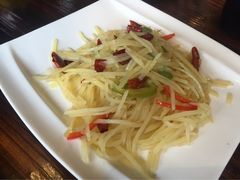 -春天里·老街坊餐厅(港隆广场店)