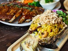 -Chom Cafe and Restaurant