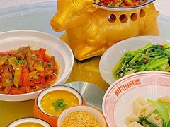 -阿瓦山寨·湘菜现炒·剁椒鱼头王(咸阳总店)