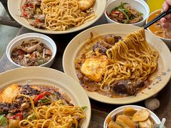 -方铲铲·成都板凳面(滨江银泰店)