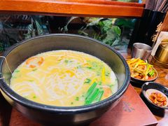 -银米·云南传统过桥米线(双廊黑金冠店)