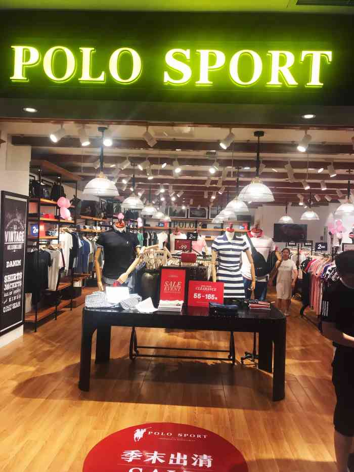 商务男士服饰品牌,不过感觉现在很烂大街了,到处都是,而且很多都还是