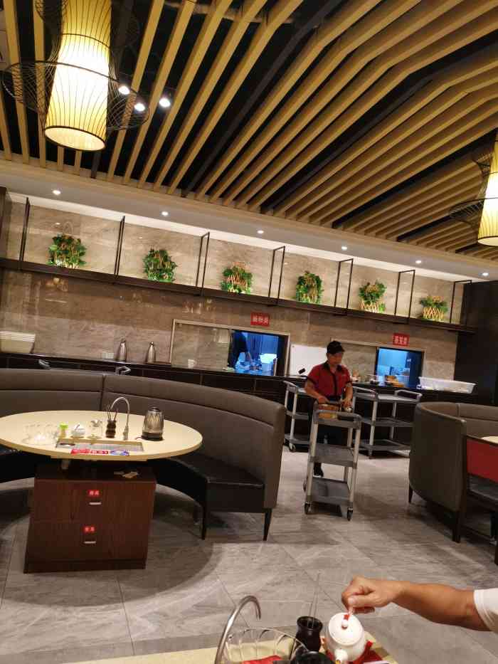 正哥点心皇子(世博广场店)-"正哥点心皇子茶市位于魁奇西路地铁a出口