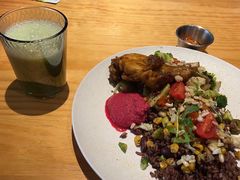 -POKEE VIA&Brunch·维娅(重庆来福士店)