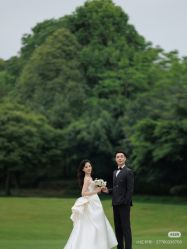 -喜爱高定婚纱摄影