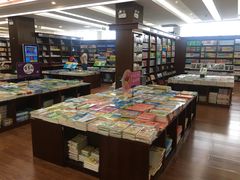 -新华书店(泉城路店)