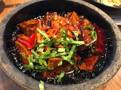 傣家石锅焖豆腐-滇越乘象云南餐厅(次渠店)