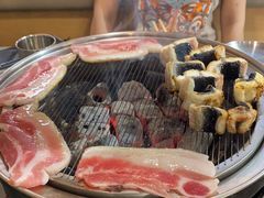-围炉肉舍•炭烤活鳗•丹东海鲜烤肉(步行街店)