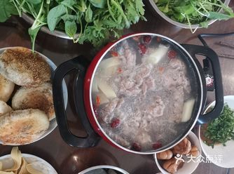 今天的涮羊肉有些不同DIY版 蔬菜是自己种的