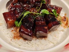 黑松露酱烧肉配泰国米饭-九福楼大酒店