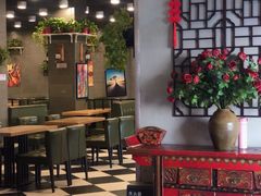 -愉肴麻辣香锅(中山路店)