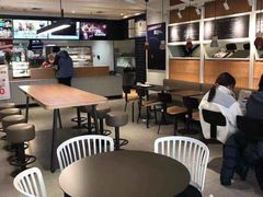 用餐区-肯德基(胜利店)