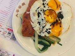 白猪仔餐肉三春饭-大哥餐厅(西城花园店)