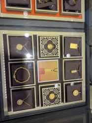 -周生生Chow Sang Sang(先天下店)