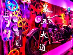 店内环境-第5大道精品休闲购物广场