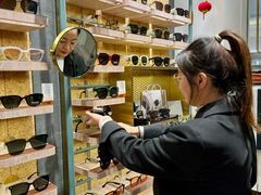 -MUJOSH木九十眼镜(月星环球港B1店)