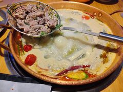 -洱火云南酸菜牛肉火锅(石景山当代商城店)