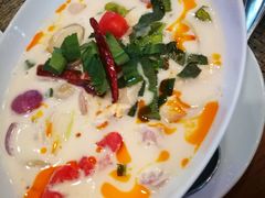 -Chom Cafe and Restaurant