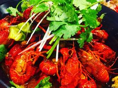 -虾弄弄海派小龙虾·牛羊蝎子火锅