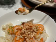 九年百合清炒手剥大虾-炳胜私厨(万象前海店)