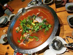 -野山舂·贵州现舂酸汤火锅(鸿通城店)