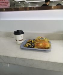 -镁连社·美联社