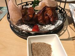秘制脆皮乳鸽-避风塘(百联东郊店)