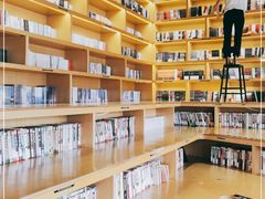 -新华书店(顺峰山公园店)