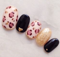 -朵拉定制美妆美甲