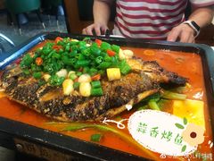 蒜香烤鱼-老青岛锅贴炉包