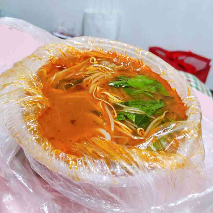 丰盛园过桥米线-"章鱼过桥米线,里面都是长方形的章鱼丸,还.