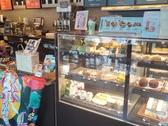 面包甜点陈列柜-星巴克(西藏路店)